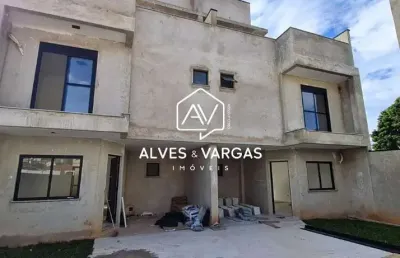 Casa em condomínio fechado com 3 quartos à venda na sargento tadeu czocher, 139, uberaba, curitiba por r$ 699.000