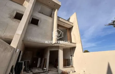Casa com 3 quartos à venda na travessa ferreira, 52, uberaba, curitiba por r$ 850.000