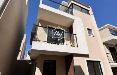 Casa em condomínio fechado com 3 quartos à venda na rua méxico, 1437, jardim social, curitiba por r$ 1.090.000