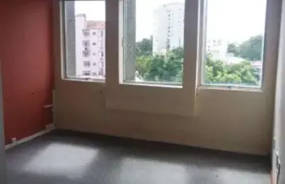 Sala comercial à venda na Avenida Cristóvão Colombo, Floresta, Porto Alegre