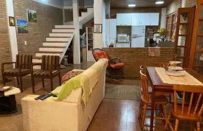 Casa com 4 quartos à venda na Rua Santa Cruz, Santa Tereza, Porto Alegre