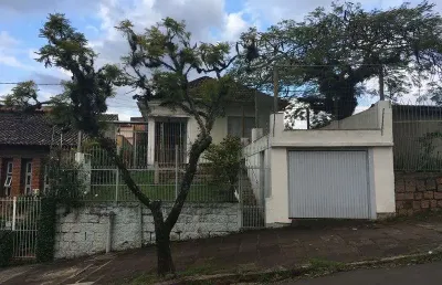 Casa com 3 quartos à venda na Rua Marechal Mesquita, Teresópolis, Porto Alegre