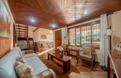 Casa com 3 quartos à venda na Rua Erechim, Nonoai, Porto Alegre