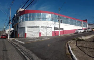 Imóvel comercial de esquina em avenida de votorantim