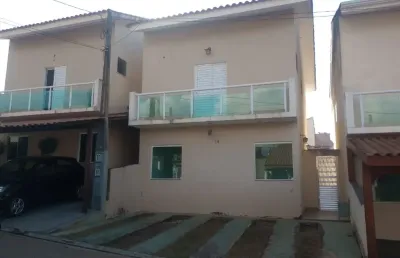 Sobrado no condomínio bella vista no wanel ville em sorocaba