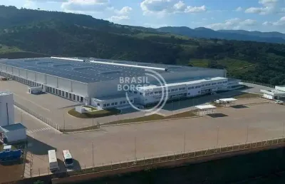 Galpão crossdocking 7.699m² 14 docas na rodovia fernão dias extrema