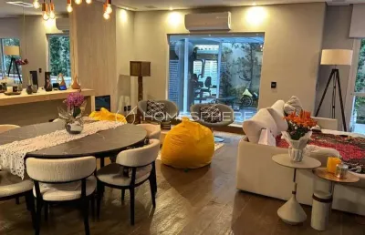 Casa em condomínio  com 300 m², 4 quartos sendo 3 suítes à venda no bairro panamby.