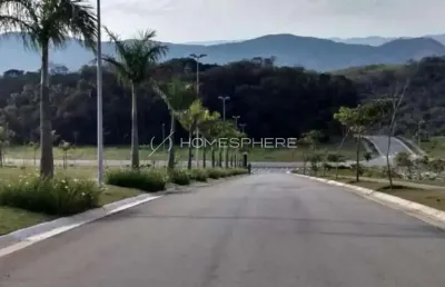 Terreno em condomínio com 724 m²,  à venda no bairro aldeia da serra.