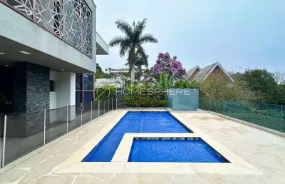 Casa de condomínio com 447m², terreno de 846m², piscina, 3 suítes à venda em aldeia da serra.