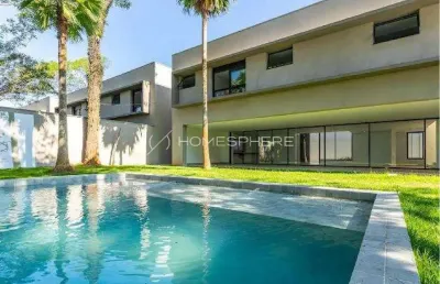 Casa de condomínio com 4 suítes e 6 vagas no alto da boa vista!