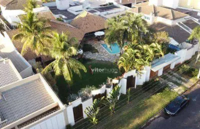 Casa com 4 quartos à venda no Jardim Karaíba, Uberlândia 