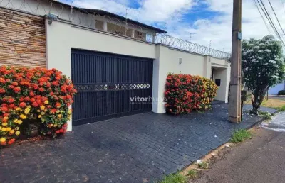 Casa com 4 quartos à venda no Morada da Colina, Uberlândia 