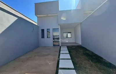 Casa com 3 quartos à venda no Jardim Holanda, Uberlândia 