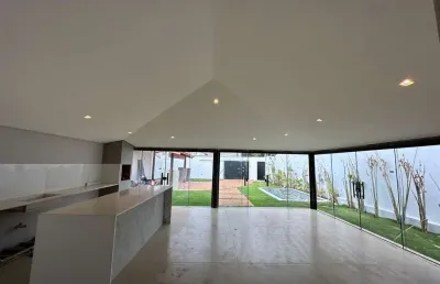 Casa com 3 quartos à venda no Santa Mônica, Uberlândia 
