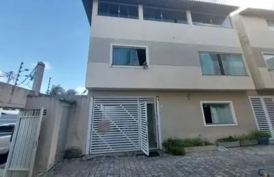 Village triplex em praia do flamengo 3 suítes pé na areia. com 10 casas e a menos de 200 metros do mar, e vista para o mar.