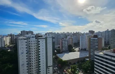 Apartamento de 3/4 sendo 2 suítes, 136m², vista mar, na pituba! 3/4 sendo 2 suítes e a master ampliada e a outra com varanda, 3 vagas 