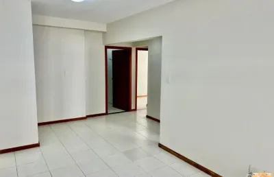 Excelente apto na pituba - 2/4 sendo uma suíte e dependência revertida para quarto.