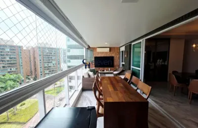 Alphaville apartamento 4/4, sendo três quartos, o quarto transformado em home theater, varanda gourmet com churrasqueira,
