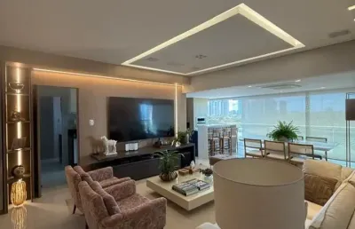 Patamares - colina a  lindíssimo 3 suítes, mobiliado, varandão gourmet de 32m2 com churrasqueira, integrada ao living, cozinha com acesso à varanda, lavabo, área de serviço e dependência completa. nas