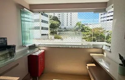 Apartamento à venda no candeal  2/4 com closet • 63 m2• 1 suite  reformado • 2 vagas