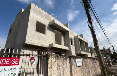 Sobrado de esquina com 3 quartos sendo 1 suíte no sítio cercado
