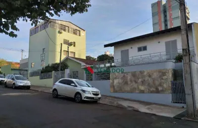 Esquina contendo 1 prédio de 3 andares e 2 casas sendo 1 com sobrado à venda, 704 m² por r$ 1.990.000 - centro - londrina/pr