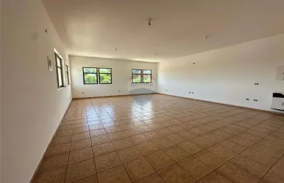 Sala comercial para alugar na Avenida Vereador José Donato, 771, Jacaré, Cabreúva