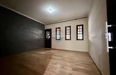 Casa com 2 quartos para alugar na Rua Alexandrita, 48, Colina da Serra, Cabreúva
