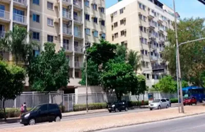 Oportunidade cond. atlantis, 2 dormitórios, suíte / ac. carta