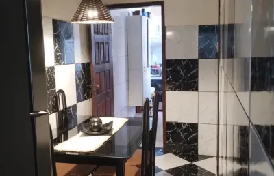 Complexo de casas e área comercial próximo ao feraguai