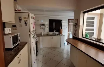 Casa para locação em taubaté, jardim eulália, 4 dormitórios, 4 suítes, 2 banheiros, 2 vagas