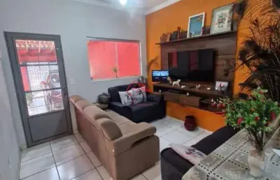 Casa com 3 quartos à venda no Pacaembu, Uberaba 