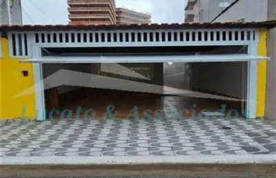 Casa para venda na vila caiçara em praia grande sp 03 dormitórios sendo 02 suítes, sala, cozinha americana, banheiro social, 02 vagas de garagem