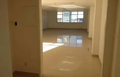 Comercial/industrial de 125 metros quadrados no bairro centro