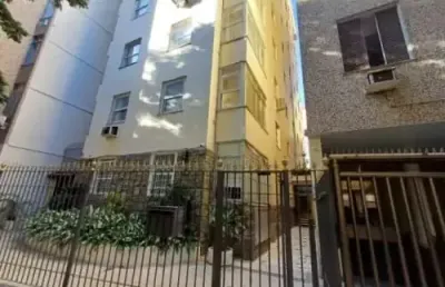 Excelente apartamento reformado 03 quartos em copacabana