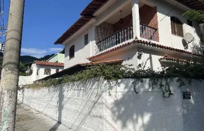 Casa com 4 quartos à venda na Rua Tupininquins, São Francisco, Niterói