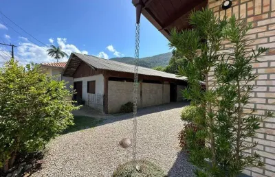 Casa com 5 quartos à venda na rua geral do itinga, 7040, itinga, tijucas por r$ 1.300.000
