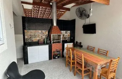 Casa à venda em praia grande, 3 dormitórios, maracanã - r$545 mil