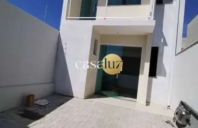 Casa duplex em fase de acabamento localizada no bairro brasília /sarzedo