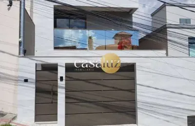 Casa duplex de alto padrão localizada no bairro europa /contagem