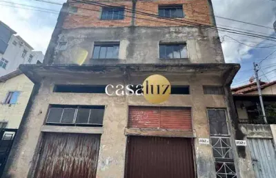 Casa de 3 pavimentos com loja localizada no bairro eldorado /contagem