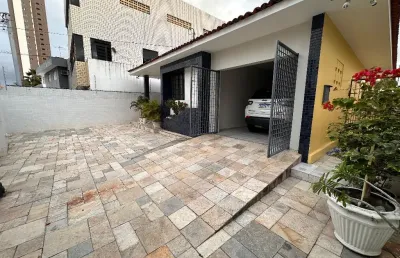 Casa com 3 quartos à venda na Avenida Maria Rosa, 5, Manaíra, João Pessoa