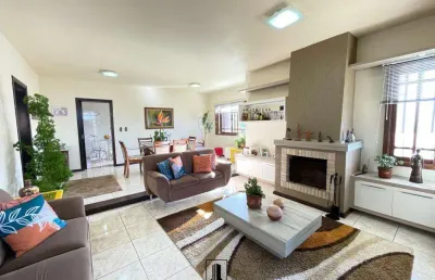 Casa 04 dormitórios à venda no bairro centro com 172 m² de área privativa