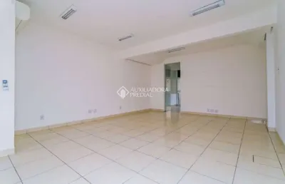 Ponto comercial para alugar na rua irmão josé otão, 182, independência, porto alegre, 101 m2 por r$ 3.800