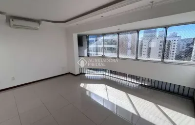 Cobertura com 3 quartos para alugar na rua henrique bruggemann, 64, centro, florianópolis, 205 m2 por r$ 6.500