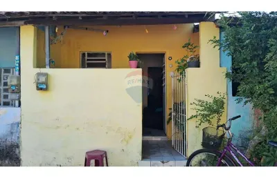 Vendo casa excelente localidade. não perca essa chance de ter seu lar.