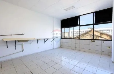 Sala comercial de 39 metros quadrados com 2 ambientes e banheiro - junto ao restaurante leite