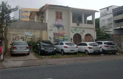 Casa  no bairro da encruzilhada, residencial ou comercial.