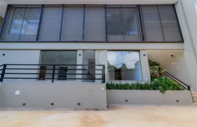 Casa com 4 quartos à venda na Rua Malvinas, Jardim Guedala, São Paulo