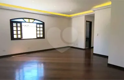 Casa com 3 quartos à venda na Rua Cunha Matos, Butantã, São Paulo